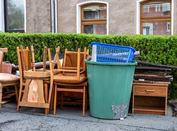Chair Disposal Service in Sun Prairie